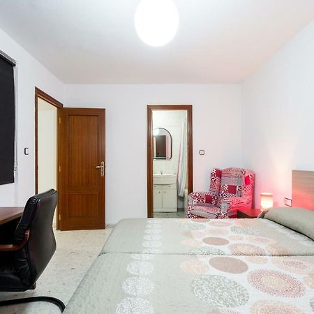 Holi-Rent Albareda Apartment เซบีญา ภายนอก รูปภาพ