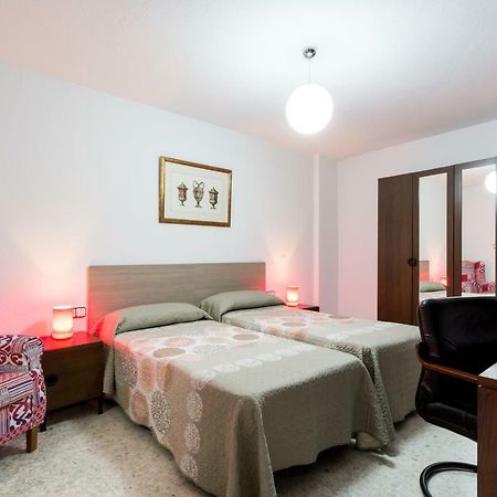 Holi-Rent Albareda Apartment เซบีญา ภายนอก รูปภาพ