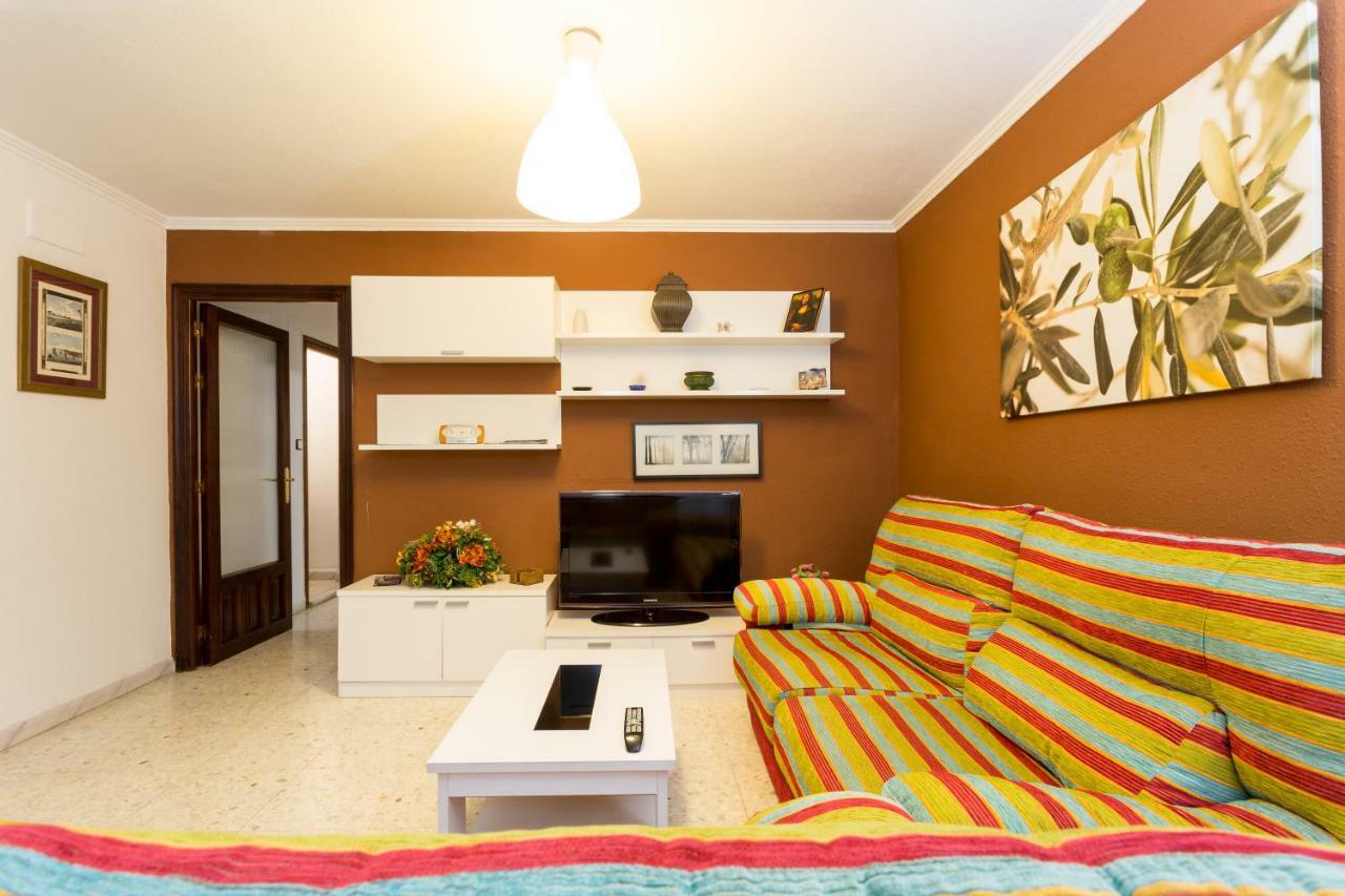 Holi-Rent Albareda Apartment เซบีญา ภายนอก รูปภาพ