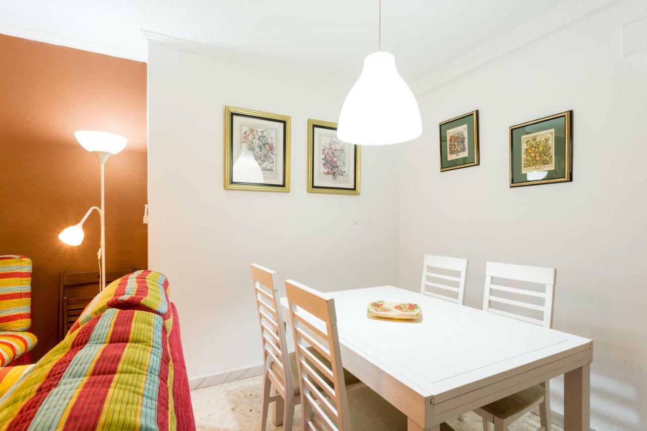Holi-Rent Albareda Apartment เซบีญา ภายนอก รูปภาพ