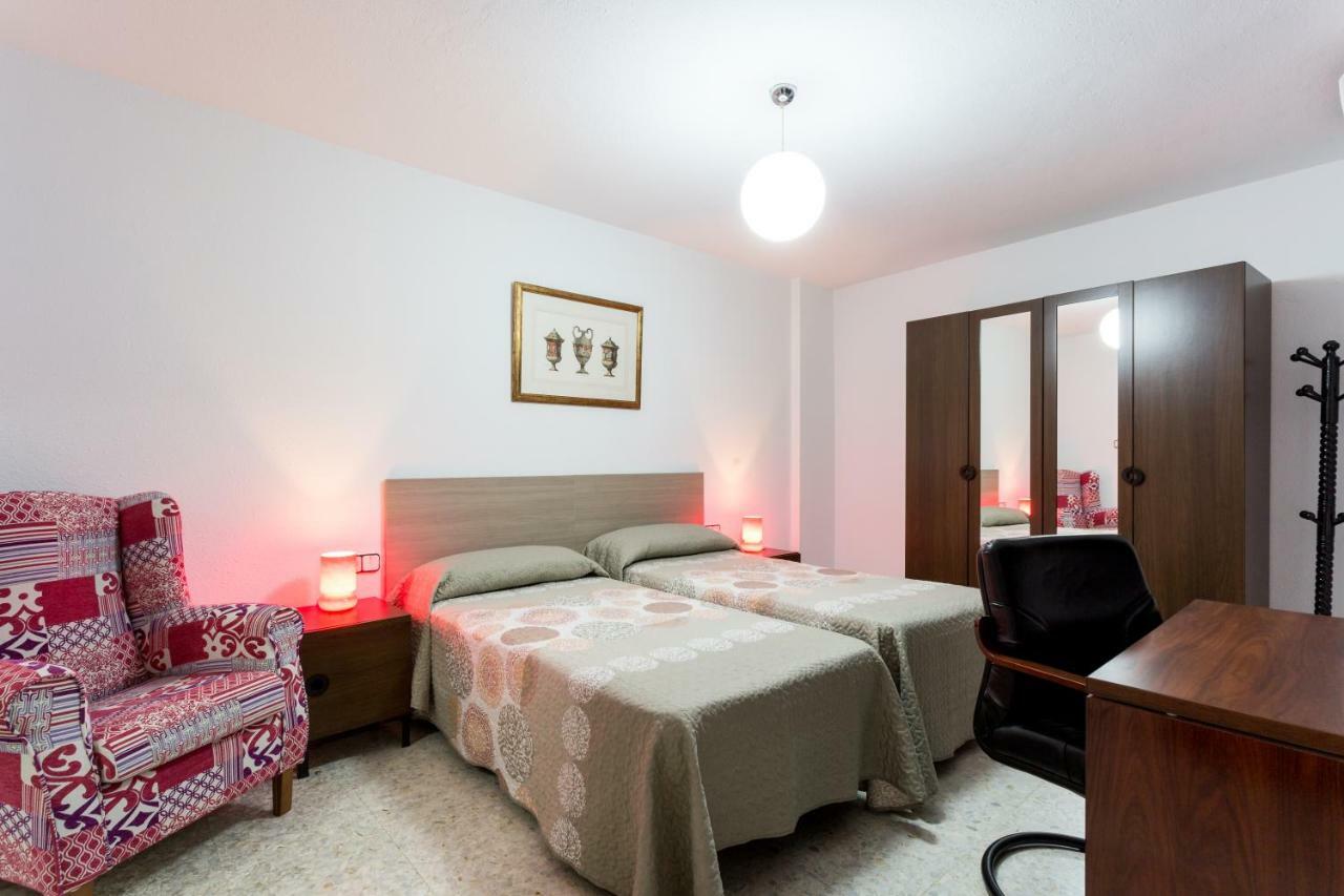 Holi-Rent Albareda Apartment เซบีญา ภายนอก รูปภาพ