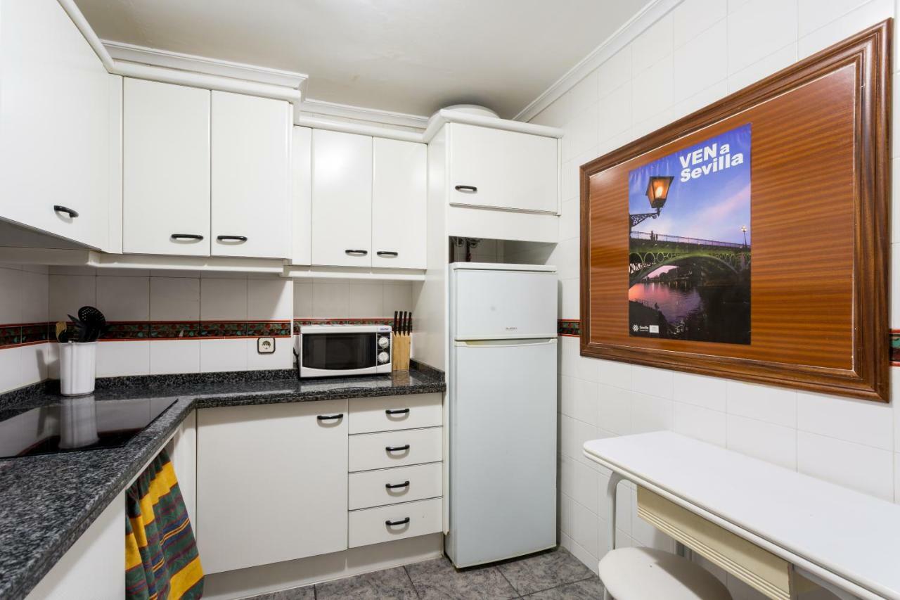 Holi-Rent Albareda Apartment เซบีญา ภายนอก รูปภาพ