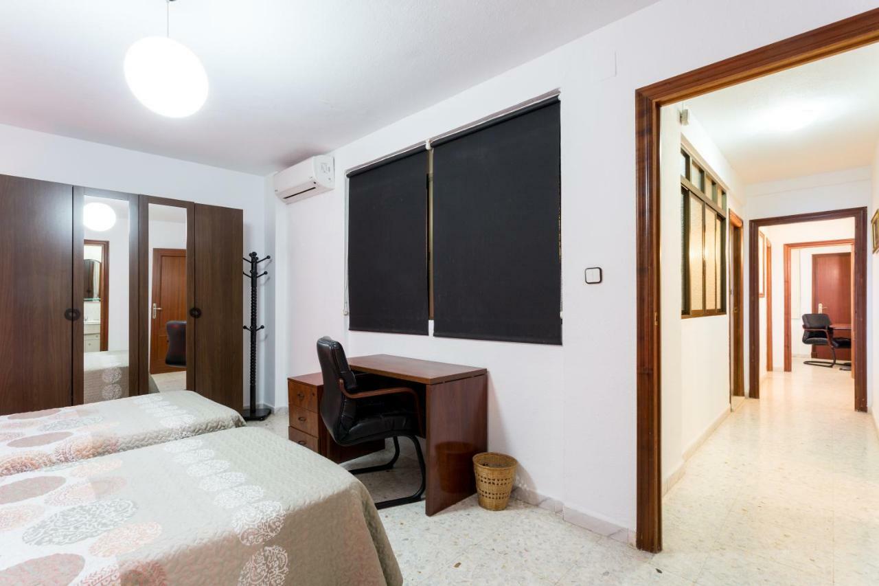 Holi-Rent Albareda Apartment เซบีญา ภายนอก รูปภาพ