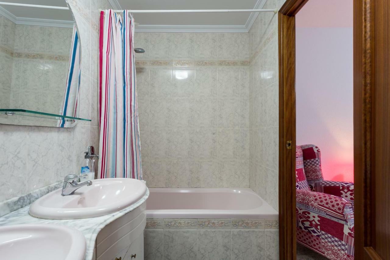Holi-Rent Albareda Apartment เซบีญา ภายนอก รูปภาพ