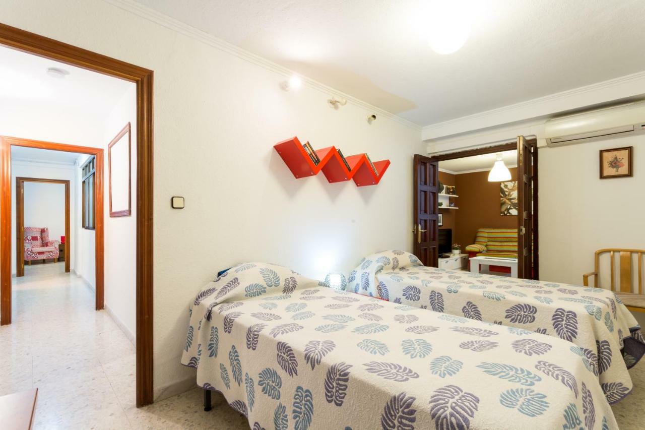 Holi-Rent Albareda Apartment เซบีญา ภายนอก รูปภาพ