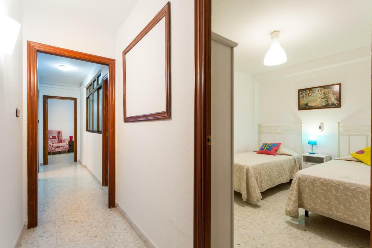 Holi-Rent Albareda Apartment เซบีญา ภายนอก รูปภาพ
