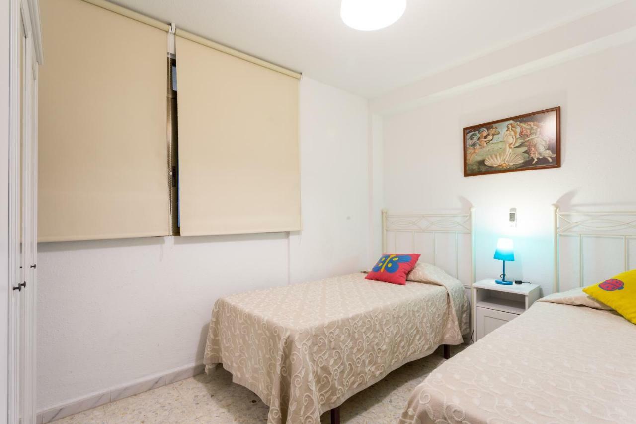 Holi-Rent Albareda Apartment เซบีญา ภายนอก รูปภาพ